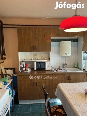 Nyíregyházai 77 nm-es ház eladó