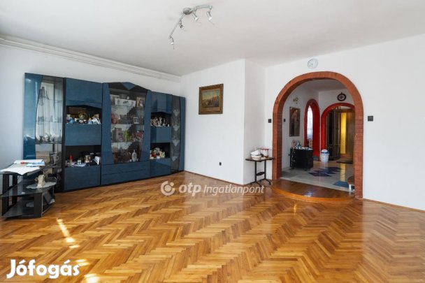 Nyíregyházai eladó 115 nm-es lakás