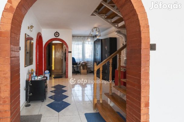 Nyíregyházai eladó 115 nm-es lakás