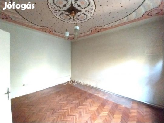 Nyíregyházai eladó 200 nm-es ház