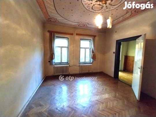 Nyíregyházai eladó 200 nm-es ház