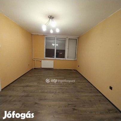 Nyíregyházai eladó 42 nm-es lakás