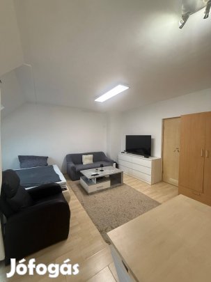 Nyíregyházán Selyem utcán lakás eladó