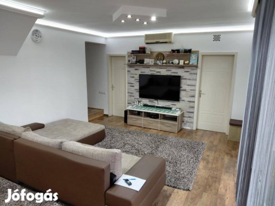 Nyíregyházán, Örökösföldön eladó sorház!