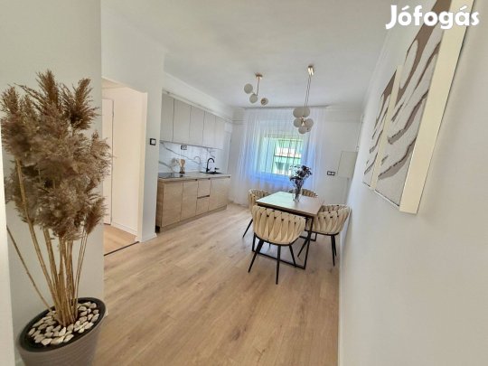 Nyíregyházán, Teljes Körűen Felújított, Nappali+2 Szobás Lakás, Garázs