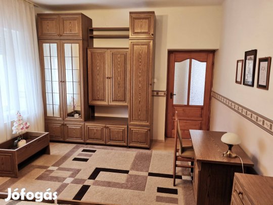 Nyíregyházán bútorozott, lakás kiadó