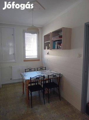 Nyíregyházi belvárosi Őz utcai 77 m2 lakás eladó