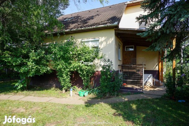 Nyírszőlős elején tégla falazatú, napfényes szintes ház 4 szobával!