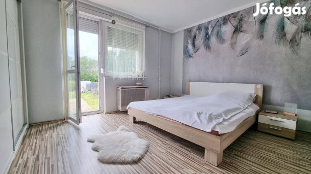 Nyírtelek kedvelt részén felújított modern, felújított otthon