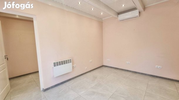 Nyírtelek központjában eladó felújított üzlethelyiség