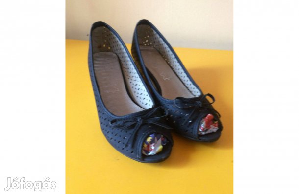 Nyitott elejű bőrcipő 36-os