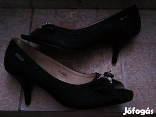 Nyitott orrú lábbeli