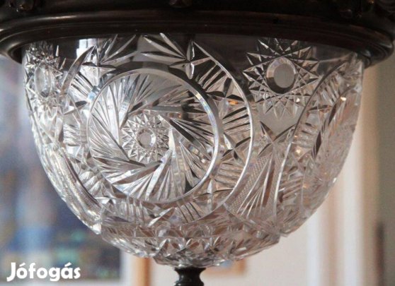 Nyolc karú bronz csillár metszett üveg búrával