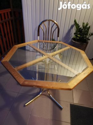 Nyolcszögletű Asztal