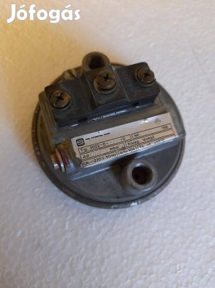 Nyomáskapcsoló levegő MMG 2022 0 000 0 0,6-3mbar léghiánykapcsoló ABG