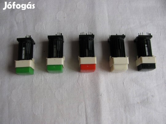 Nyomógombok , több színben