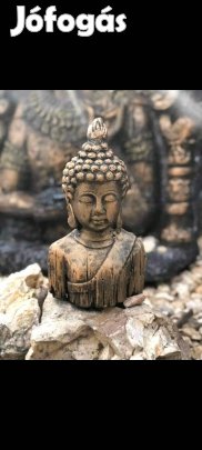 Nyugalmat árasztó Buddha szobor