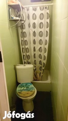 Nyugatinál kiadó pici szoba 2 heti kaucióval(később is fizethető)