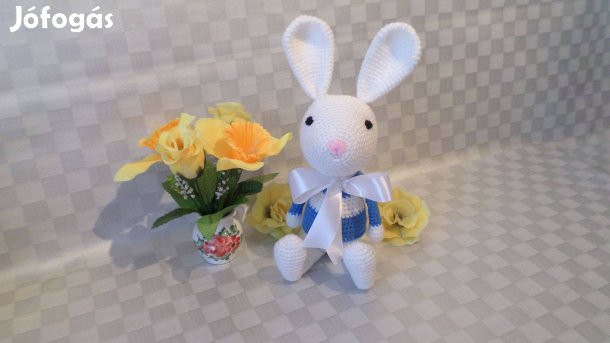 Nyuszi amigurumi játék figura