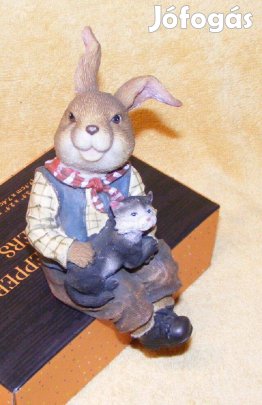 Nyuszi figura cicával