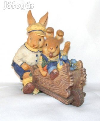 Nyuszi figurák talicskában