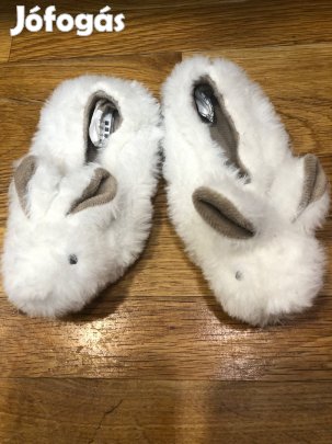 Nyuszis babacipő 16-os méretben