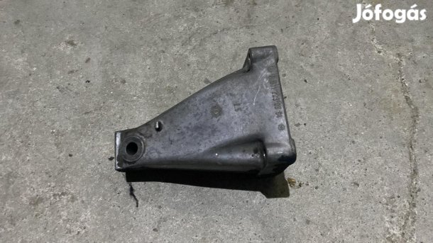 OM611 MOTORTARTÓ BAK JOBB A6112230304 eladó