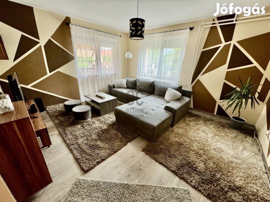 ÓRIÁSI FEDETT TERASZ - EXKLUZÍV KIVILÁGÍTOTT SZALETLI - SÜTÖGETŐ - WEL