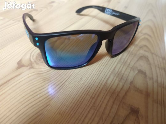 Oakley Julian férfi női napszemüveg kék logó