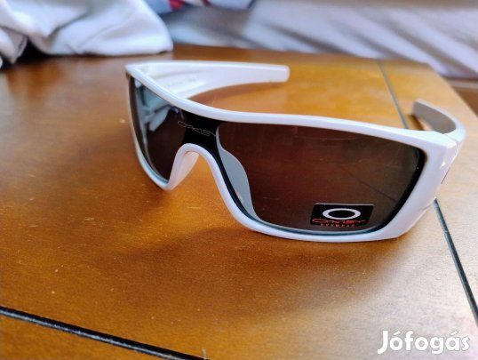 Oakley fuel cell férfi napszemüveg
