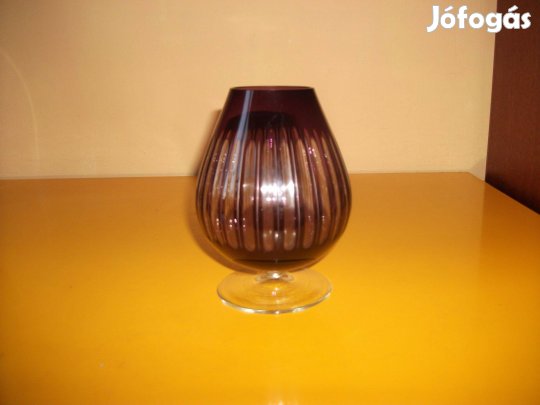Öblös, bordó kristály pohár