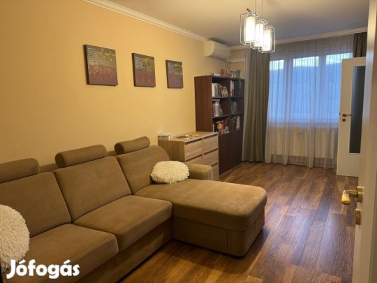 Óbudán, a Flórián tétnél panorámás 3 szobás felújított lakás!