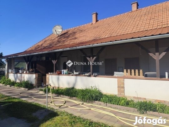 Ócsai 150 nm-es ház eladó