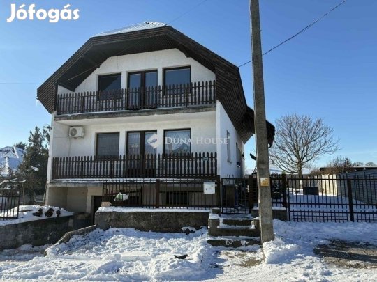 Ócsai 188 nm-es ház eladó