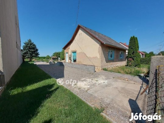 Ócsárdi 90 nm-es ház eladó