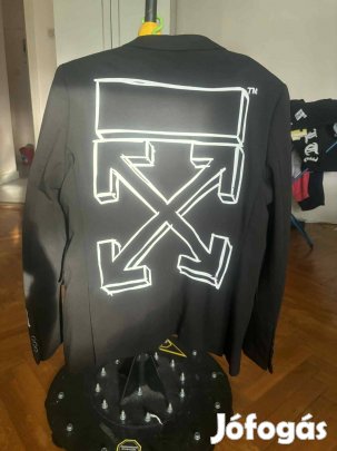 Off-white M-es méret