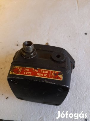 Olajszivattyú Danfoss RSA 60 070-3350 100L d=10mm jobb olaj szivattyú