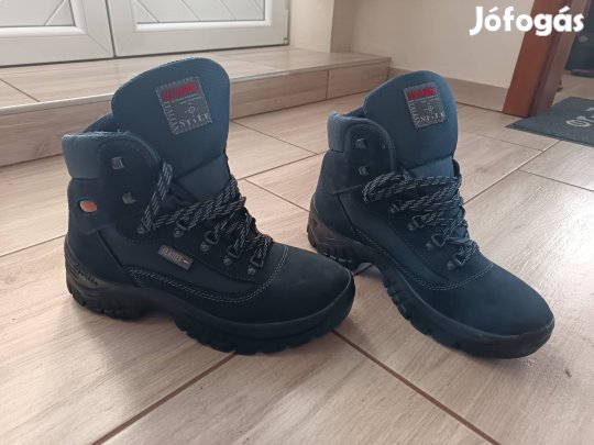 Olang túrabakancs 44