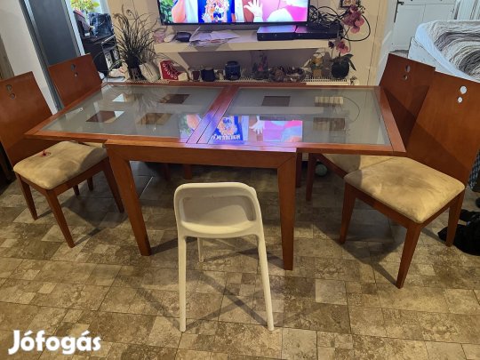 Olasz Calligaris nyiitható ebédlőasztal székekkel