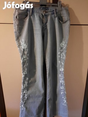 Olasz Virág hímzésű farmer