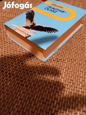 Olasz magyar úti szótár vastag kemény fedeles 