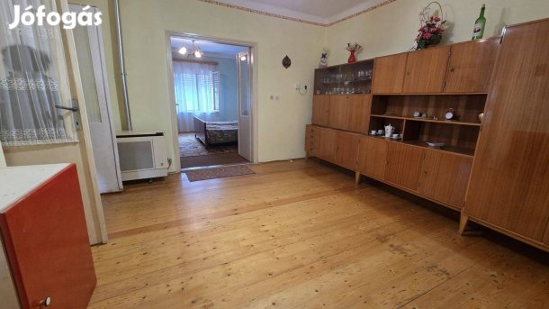 Olcsó családi ház Nagybaracskán!