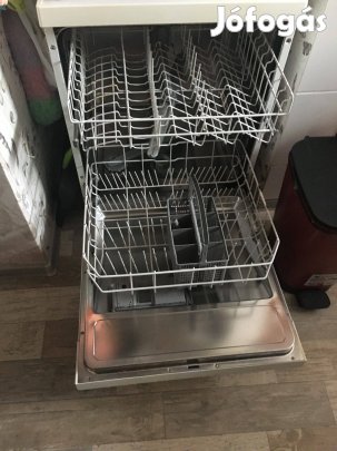 Olcsó mosogatógép és mikróhullámú sütő