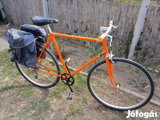 Olcsó városi túra kerékpâr