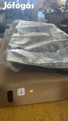 Oldal burkolat proace eladó