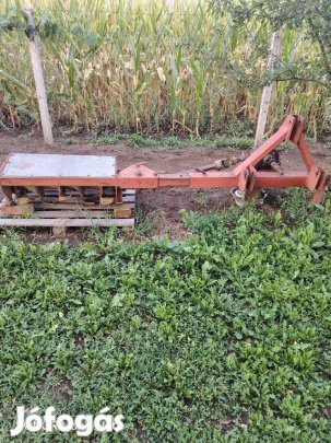 Oldalazó talajmaró