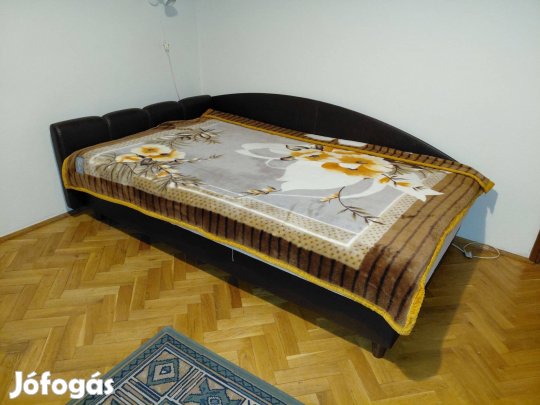 Oldalfalas franciaágy eladó 200x140