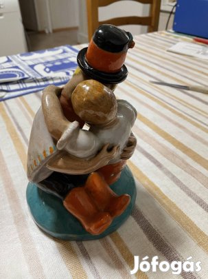 Ölelkező parasztpár (Szerelmespár) figurális szobor