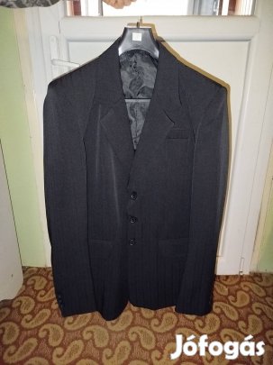 Öltönykabát nadrággal