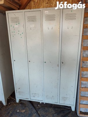 Öltöző szekrény